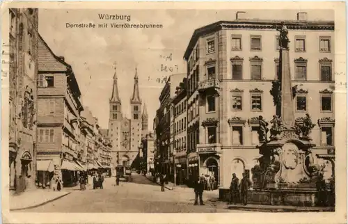 Würzburg, Dornstrasse mit Vierröhrenbrunnen -369328