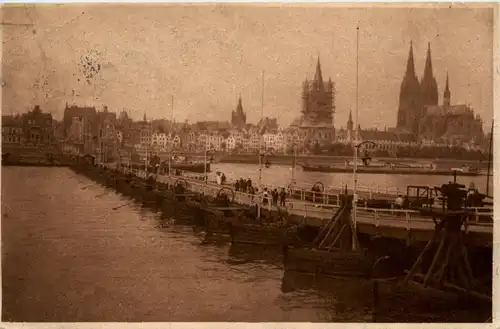 Köln, Vom Rhein aus gesehen m. Schiffsbrücke -368100