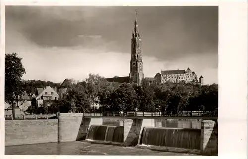 Landshut, St. Martinskirche mit Feste Trausnitz -370998