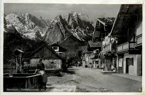 Garmisch, Frühlingsstrasse mit Waxenstein und Zugspitze -370762