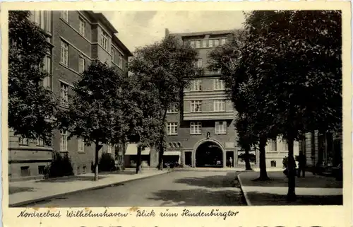 Wilhelmshafen, Blick zum Hindenburgtor -371452