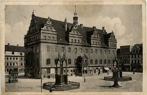 Wittenberg, Rathaus mit Luther- und Melanchthon-Denkmal -370524