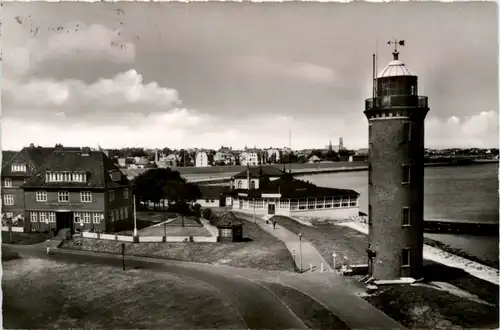 Cuxhaven, leuchtturm mit Seepavillon -370564