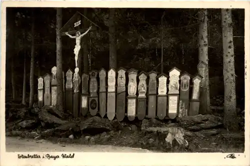 Totenbretter im Bayr. Wald -371190