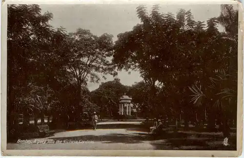 Bombay - Victoria Gardens Tucks -100606