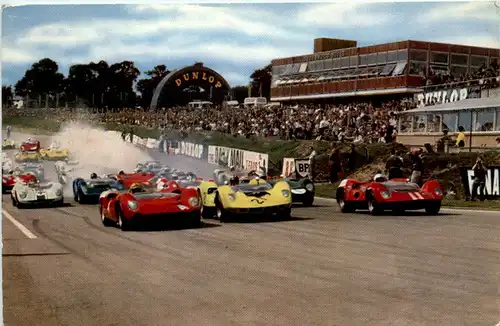 Motor Racing at Brands Hatch -101536