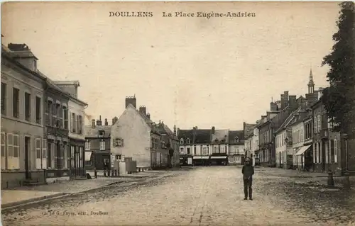 Doullens - La Place Eugene Andrieu -102008