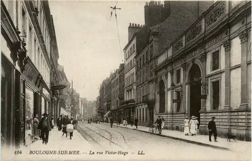 Boulogne sur Mer - La rue Victor Hugo -102068