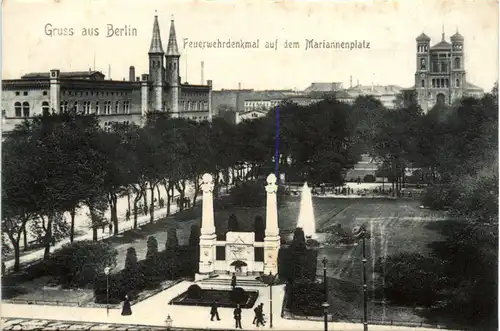 Gruss aus Berlin - Feuerwehrdenkmal -101214