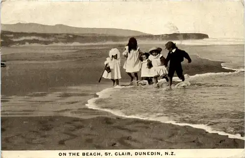 Dunedin - On hte Beach St. Clair - New Zealand -97394