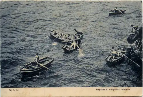 Madeira - Rapazes a mergulhar -100704