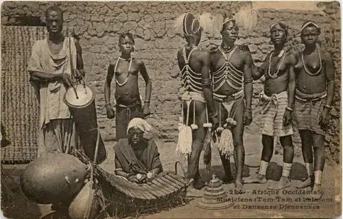 Musiciens et Danseurs Djennenkes -97728