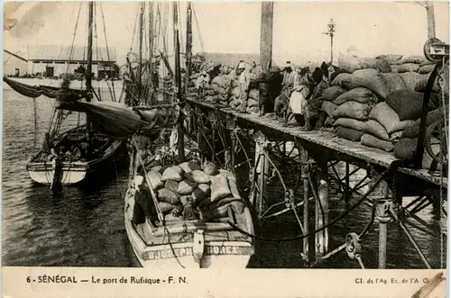 Senegal - Le port de Rufisque -97738
