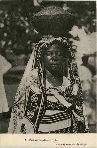 Madagascar - Femme Sakalave -98190