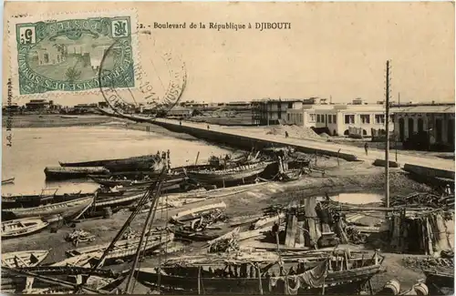 Djibouti - Boulevard de la Republique a Djibouti -98962