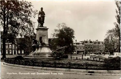 Haarlem - Florapark met Standbeeld Frans Hals -99852