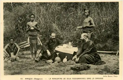 Madagascar - La Rencontre de Deux Missionnaires -99362