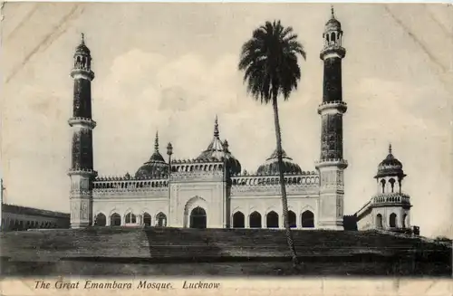 India - Lucknow - The great Emambara Mosque -99806