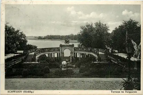 Schwerin, Terrasse im Burggarten -372476