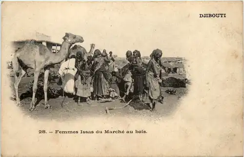 Djibouti - Femmes Issas du Marche au bois -98720
