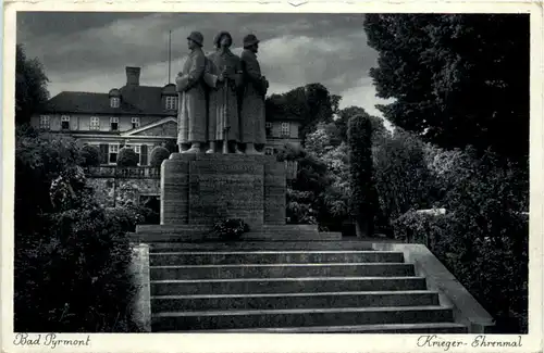 Bad Pyrmont, Krieger-Ehrenmal -372290