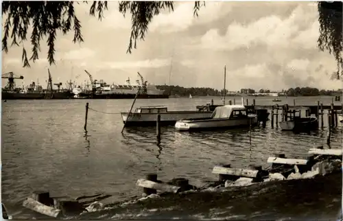 Rostock, An der Warnow -372114