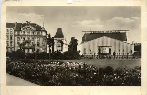 Berlin, Friedrichstadt, Palast und Theater am Schiffbauerdamm -372012