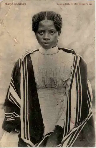 Madagascar - Jeune fille Betsimisaraka -99400
