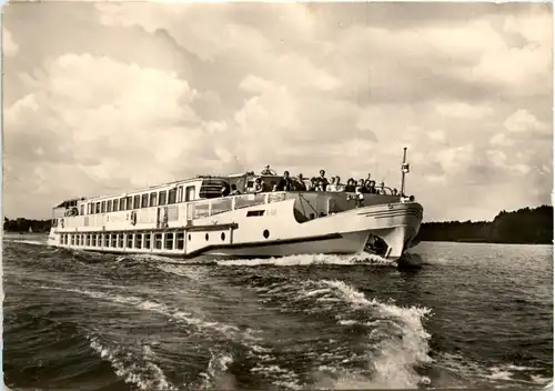 Berlin, Luxusfahrgastschiff der Weissen Flotte -373372