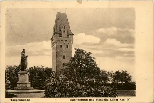 Tangermünde, Kapitelsturm und Standbild Kaiser Karl IV -373752