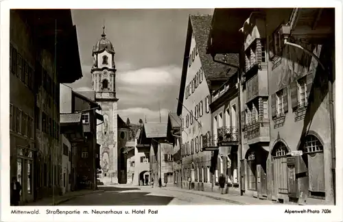 Mittenwald, Strassenpartie m. neunerhaus u. Hotel Post -374118