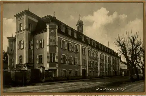 Neuötting, St. Paulusstift, Vorderansicht -455422