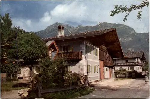 Garmisch-Partenkirchen, Bauernhaus, Blick auf den Kramerberg -456464