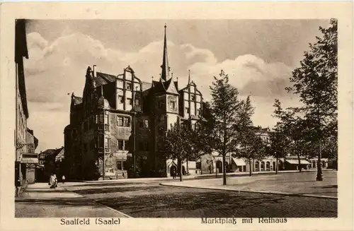 Saalfeld, Marktplatz mit Rathaus -456904