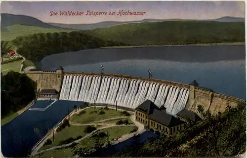 Die Waldecker Talsperre bei hochwasser -456478