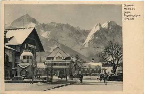Garmisch-Partenkirchen, Marktplatz gegen Zugspitzgruppe -456462