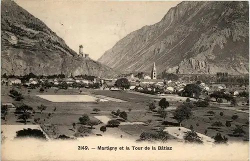 Martigny et la Tour de la Batiaz -439028