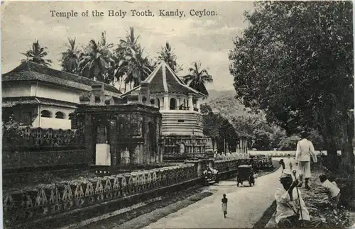 Kandy - Ceylon - Temple of the Holy Tooth -457628