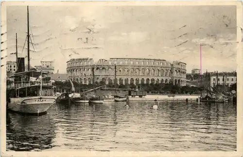 Pola - Arena vom Meer - Rückseite Österreich Fahne -458912