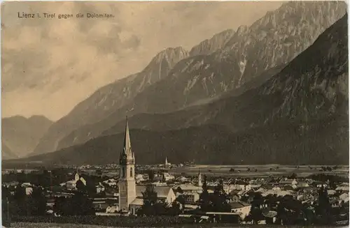 Lienz, gegen die Dolomiten -357342