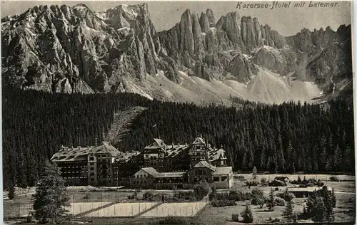 Karersee-Hotel mit Latemar -458704