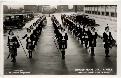 Dagenham Girl Pipers -460006