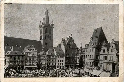 Trier, Partie an der Porta Nigra -358242