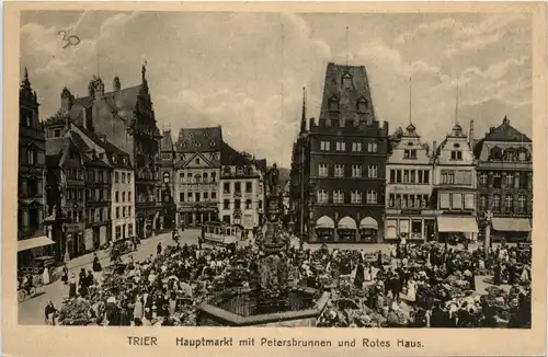 Trier, Hauptmarkt mit Petersbrunnen und Rotes Haus -358866