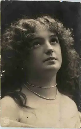 Frau Russland -461538