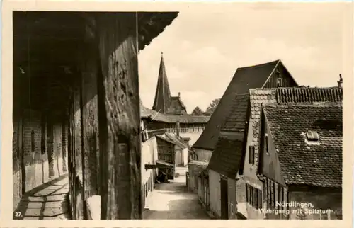 Nördlingen - Wehrgang mit Spitzuhr -464340