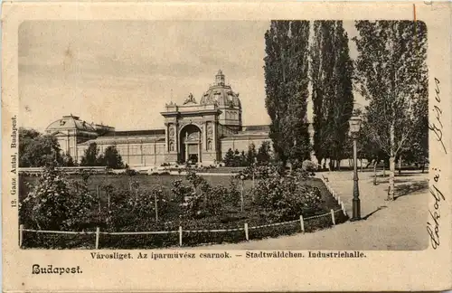 Budapest - Stadtwäldchen Industriehalle -463960