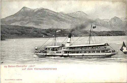 Salon-Dampfer Uri auf dem Vierwaldstättersee -466888