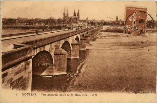 Moulins, Vue generale prise de la madeleine -364054