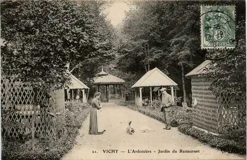 Vichy, LÀrdoisiere, Jardin du Restaurant -364374